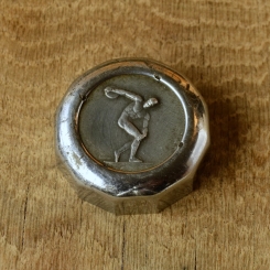 Fahrrad/Moped Klingel Deckel "DISKUSWERFER", orig. 50er Jahre, verchromt, ohne Unterteil, ggf. Gebrauchsspuren, siehe Bilder 