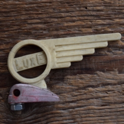 Schutzblechfigur WESTERHEIDE, Kunststoff, für Schutzblech Überlaufstrebe, orig. Altbestand 60er Jahre 