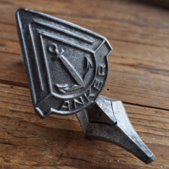 Schutzblechfigur ANKER, Alu Druckguss, orig. Altbestand 50er Jahre, Zustand siehe Bild 