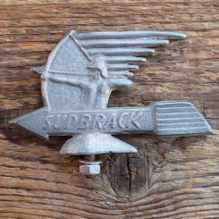 Schutzblechfigur SUDBRACK, Alu Druckguss, orig. Altbestand 30-50er Jahre, Zustand siehe Bild 