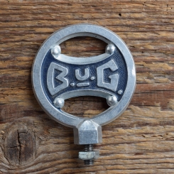 Schutzblechfigur B.U.G., Alu Druckguss, orig. Altbestand 50er Jahre, Zustand siehe Bild 