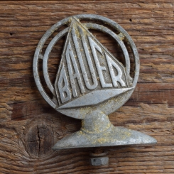 Schutzblechfigur BAUER, Alu Druckguss, orig. Altbestand 50er Jahre, Zustand siehe Bild 