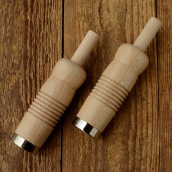 Holzgriffe,  genutet, seidenmatt klarlackiert, mit Dübelklemmung, 25mm, 100mm lang 