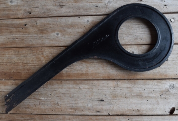 Kettenschutz "RIXE", Länge c.a. 55 cm, orig. 60er J., unrestaurierter Zustand gem. Bildern    