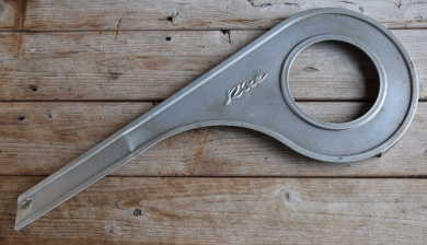 Kettenschutz "RIXE", Länge c.a. 53 cm, orig. 70er J., unrestaurierter Zustand gem. Bildern    