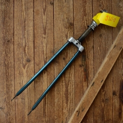 Gabel 28"orig. 50er J. unrestauriert, Schaftlänge 209 mm, Scheidenlänge 395 mm, Weite oben 59 mm, Zustand siehe Bilder  