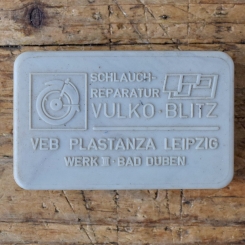 Flickzeug Kunststoffdose "VULKO-BLITZ" orig. 60er Jahre, 76 x 48 x 20 mm, ohne Inhalt 