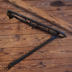 Gepäckträger, orig. 30er-50er Jahre, schwarz, sehr breite, schwere Ausf., für 28 Zoll, gebr. 