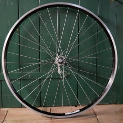 Laufrad hinten, 28 Zoll (622mm), Alu-Hohlkammerfelge,  "Shimano Deore"-Kassettennabe, gebr.   