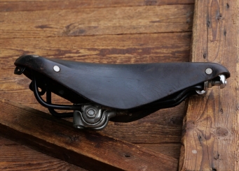 Sattel BROOKS B 15, für Rennrad, Leder, schwarz, Gestell schwarz lackiert/verchromt, original 50er/60er Jahre, gebr. 