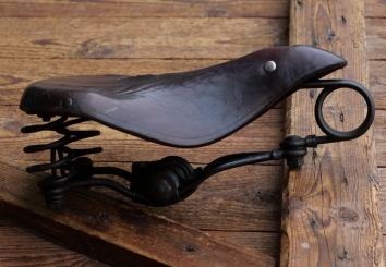 Sattel Herren, HAMMOCK, für Tourenrad, Leder, braun, Gestell lackiert, original 20er Jahre, gebr. 