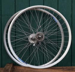 Laufradsatz 28 Zoll (622), für Drahtbereifung, ALESA Explorer, Naben: SHIMANO Nexus Nabendynamo / SHIMANO Nexus Inter 4, gebr. 