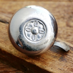 Fahrrad/Moped Klingel, Motiv Blüte, orig. DDR 50er Jahre, gebr. 