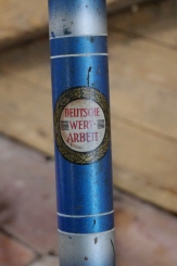 Fahrradrahmen SFW, Herrenausführung für Sportrad, 26 Zoll, 1950er Jahre, blau-metallic/silber, Linien weiß, gebr. 