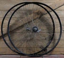 Laufradsatz 28 Zoll (622), für Drahtbereifung, 1936, Naben: PRÄNAFA vernickelt / F&S Komet verchromt, gebr. 