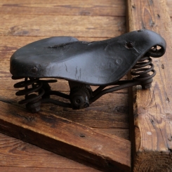 Sattel, Damen, SCHÜTZE, Leder braun, Gestell vernickelt, 10er/20er J., gebr. 