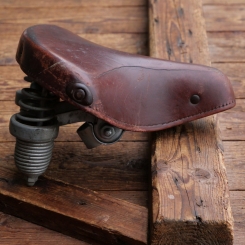 Sattel, Damen, LEPPER, Leder rotbraun, Gestell verzinkt, 50er J., gebr. 