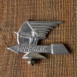 Schutzblechfigur SUDERBRACK, Alu, original 50er Jahre, NOS 