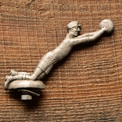 Schutzblechfigur Motiv: Torwart, Alu, original 30er-50er Jahre, gebr. 