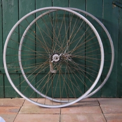 Laufradsatz 28 x 1,75,  Alufelgen für Drahtbereifung, 1950er J., für Sportrad z.B. NSU, gebr. 