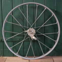 Vorderrad, 26 Zoll (590mm), 80er J., SACHS Aluguss, silber, SACHS Trommelbremsnabe, gebr. 