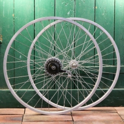 Laufradsatz 24 Zoll (507), für Drahtbereifung, GRÜNERT Alu-Felgen, Shimano Inter4 Nabenschaltung, NOS 