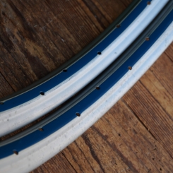 Felgensatz, 26 Zoll (559), Stahl silber lackiert/Linierung blau/weiß, 50er J., NOS 