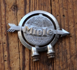 Schutzblechfigur MIELE, Eisenguss verchromt, 30er J., gebr. 