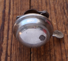 Fahrrad/Moped Klingel mit geriffelter Umrandung, orig. 1910er/20er Jahre, vernickelt, gebr. 