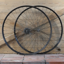 Laufradsatz 28 x 1,75 für Drahtbereifung, 50er J., schwarz, Linien blau/weiß, Naben: F&S, gebr. 