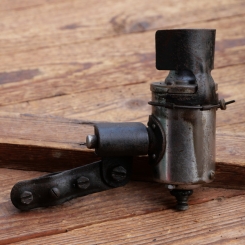 Dynamo Bosch, orig. Anfang 30er Jahre, große Ausführung, 6V, Rechtsläufer, Messing verchromt, gebr. 