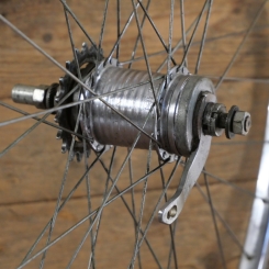 Hinterrad mit SCHÜRMANN-Felge 28 Zoll (622), verchromt, 1980er/90er J., F&S Torpedo Dreigang-Nabe, gebr. 