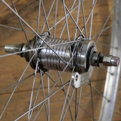 Hinterrad mit Alu-Felge 28 Zoll (622), 1960er/70er J., F&S Torpedo Dreigang-Nabe Mod. 515, gebr. 