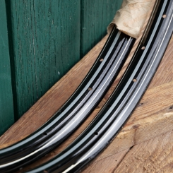 Felgensatz, MAYWEG 26 Zoll (559), Stahl schwarz, Linien silber/weiß, 30er-50er J., NOS 