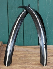 Schutzbleche Satz, 28 Zoll, Herrenausführung für Tourenrad, 50er/60er J., schwarz, Linien gold, gebr. 