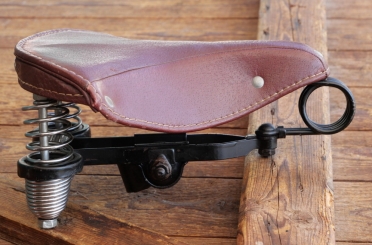 Sattel, Herren, ASSMANN Federsitz #8, Lefa, rotbraun, verchromt/schwarz lackiert,  original 30er/40er Jahre, NOS 