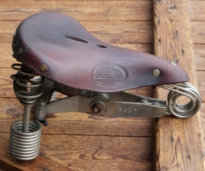 Sattel Herren, LEPPER Primus, Leder rotbraun, Gestell verzinkt, 1980er J., gebr. 