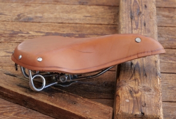 Sattel MÖVE Herren, für Sportrad, Leder hellbraun, Gestell verzinkt, DDR, 1970er/80er J., NOS 