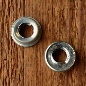 Fassung f. Glühbirne Frontscheinwerfer, D=16.0-16.5mm, leicht konisch, verzinkt 