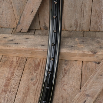 Felge Motorfahrrad/Moped 26 x 2,25 (559), 36 Loch, schwarz lack, Linierung Dek.1 