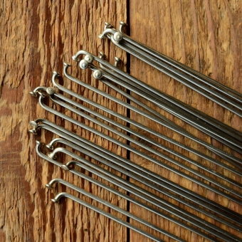 Speiche 2mm, glatt, vernickelt, ohne Nippel, orig. Altbestand 