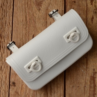 Satteltasche Kunststoff, weiss,  B=150mm, H=80mm, T=30mm, passend für viel 60-80er Jahre Klassiker 