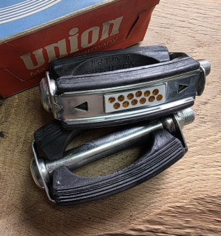 Pedale UNION mit "Pünktchen" Reflektoren, Sportausführung f. Fahrrad-und Moped,  chromatisiert, original 60er Jahre 