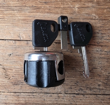 Steck - Schloss  "BASTA  CLICK " Einsatz mit 2 Schlüsseln, orig. alte Neuware , ideal zur Reparatur der BASTA Rahmenschlösser 80-90er Jahre. 