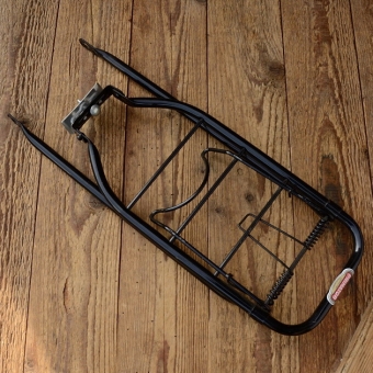 Gepäckträger, "PRIMATOR", schwarz, pass. f. 26er u. 28er Tourenräder, orig Altbestand 