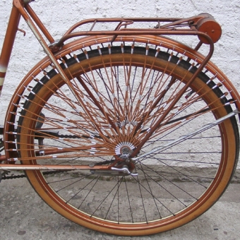 Rocknetz "Strahlennetz",  solide Ausführung, passend für 26"-28" Räder,  Farben s.u. 