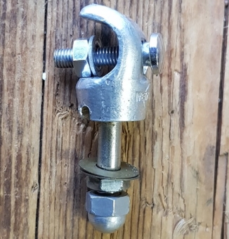 Aufnahmestück "Weinmann" für hintere Bremse am Rundsteg, Federnut unten,  Rennrad/Randonneur, orig. 50-80er Jahre. 