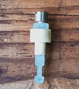 Impex. Schalter (ohne Knauf/Schaltgriff)  für Scheinwerfer Moped,  cremefarben, orig. 50-60er Jahre, alte Neuware ! 