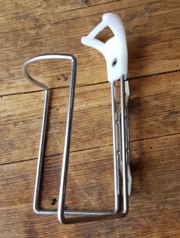 Halter für Trinkflasche, verchromtes Standardmodell mit Kunststoffkopf,  orig. Altbestand 60-80er Jahre 