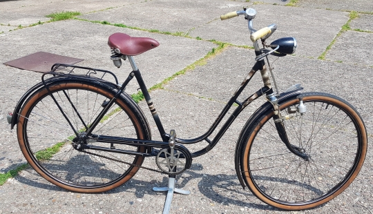 Damenfahrrad "NSU", 28 Zoll, Bj. 50er Jahre, RNr. 8357XX RH: 53,5cm, viele NSU gemarkte Teile 